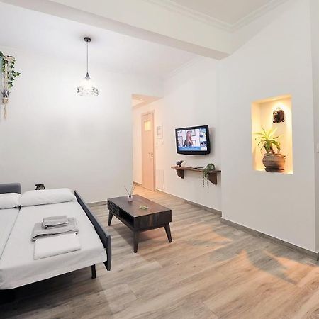 Bella Ciao Guest House Атина Екстериор снимка