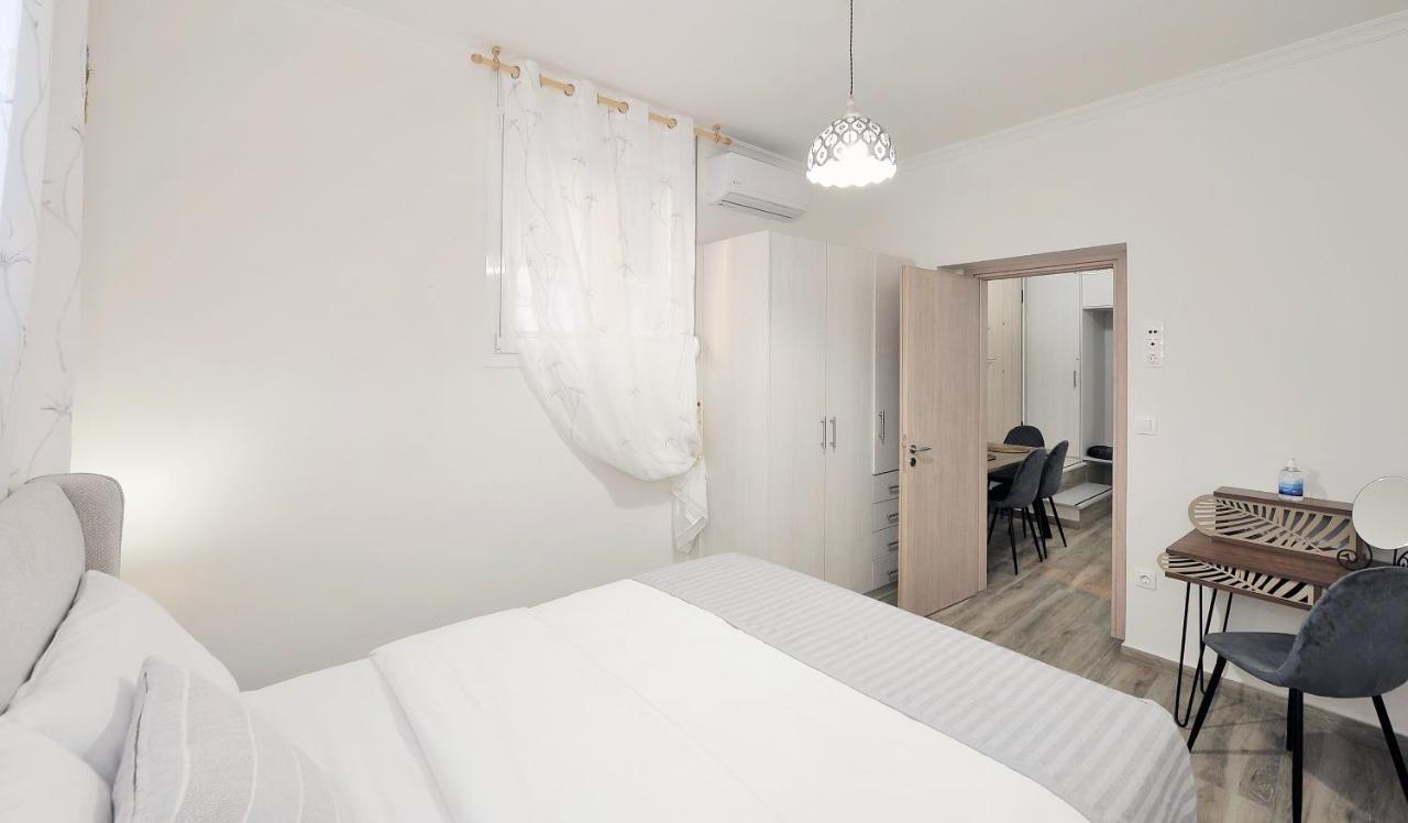 Bella Ciao Guest House Атина Екстериор снимка