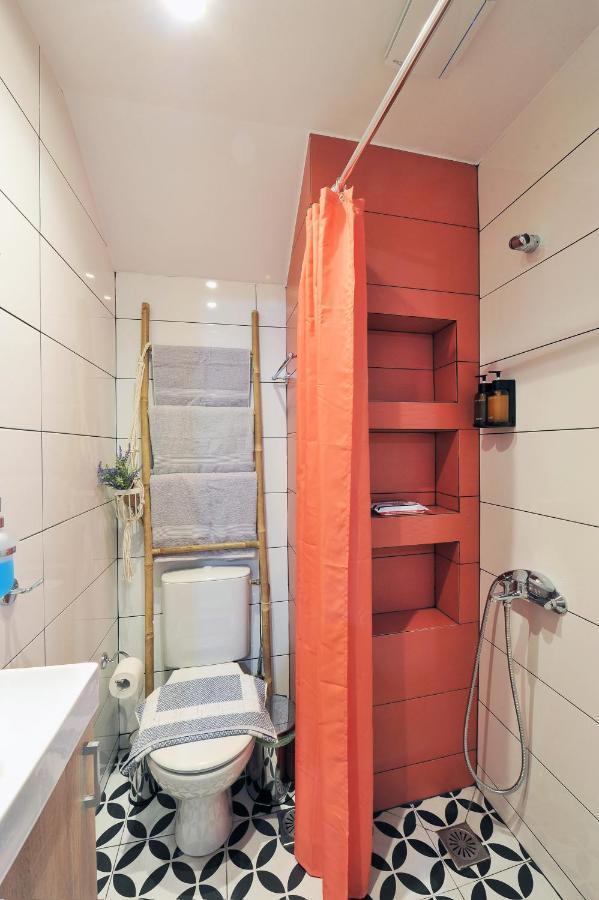 Bella Ciao Guest House Атина Екстериор снимка